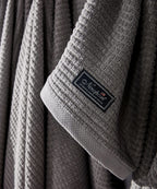 3588 - Grå Handdukar 4-p Fisher Island - lifestyle (2) nemo.jpg