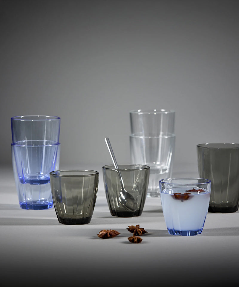 7091607 - Kosta Boda Tumbler Grå Bruk - lifestyle (1) nemo.jpg