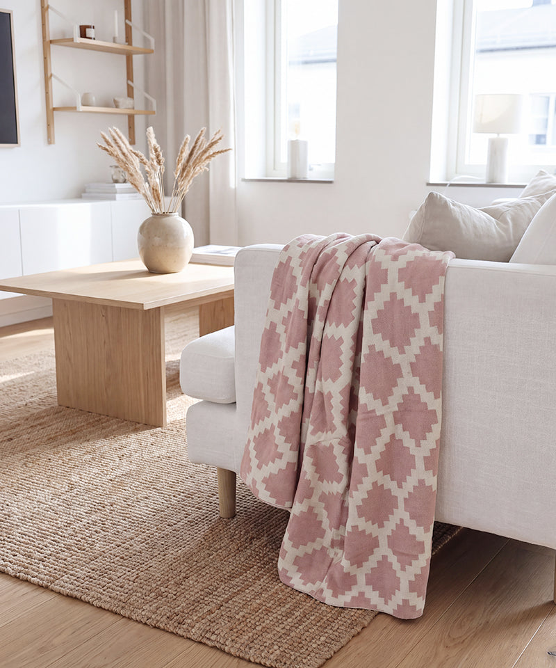 90009336 - Rosa pläd Adrian lifestyle (1b).jpg