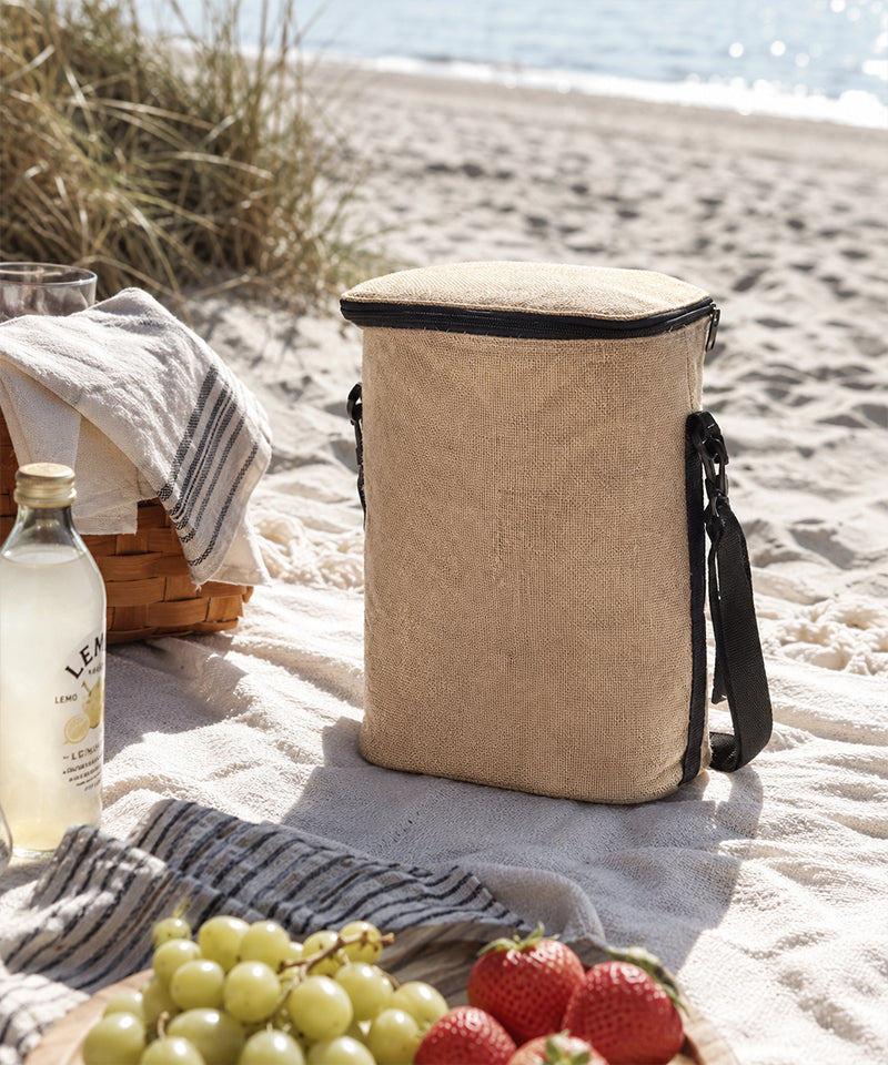 B40101 - Becato cooler bag jute - lifestyle (2) nemo.jpg